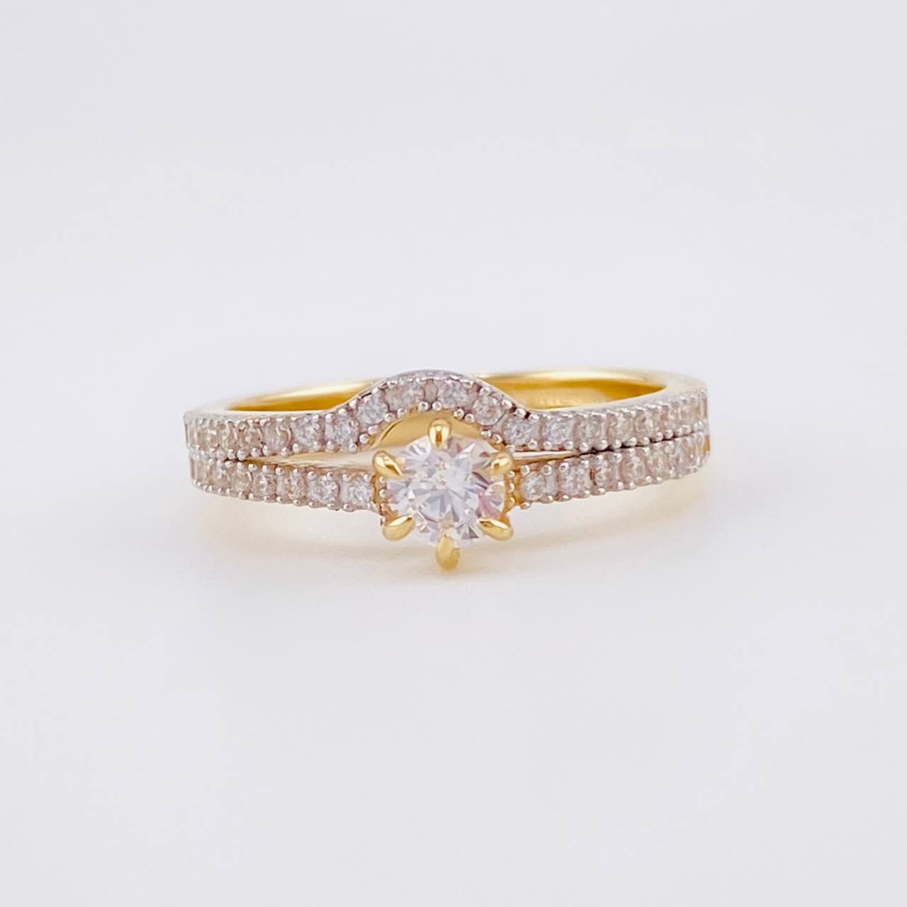 Double Rail Curved Solitaire Ring 3.5g / Size 7 1/4 Yellow Gold 18K