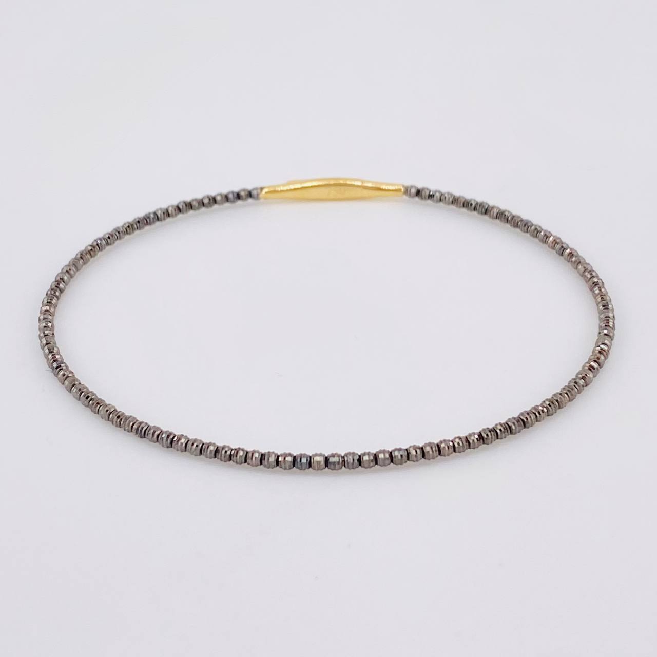 Diamond Cut Bracelet Hoop 2.75g / 7 in / 1.7mm Two-Tone Black Yellow 18K Gold