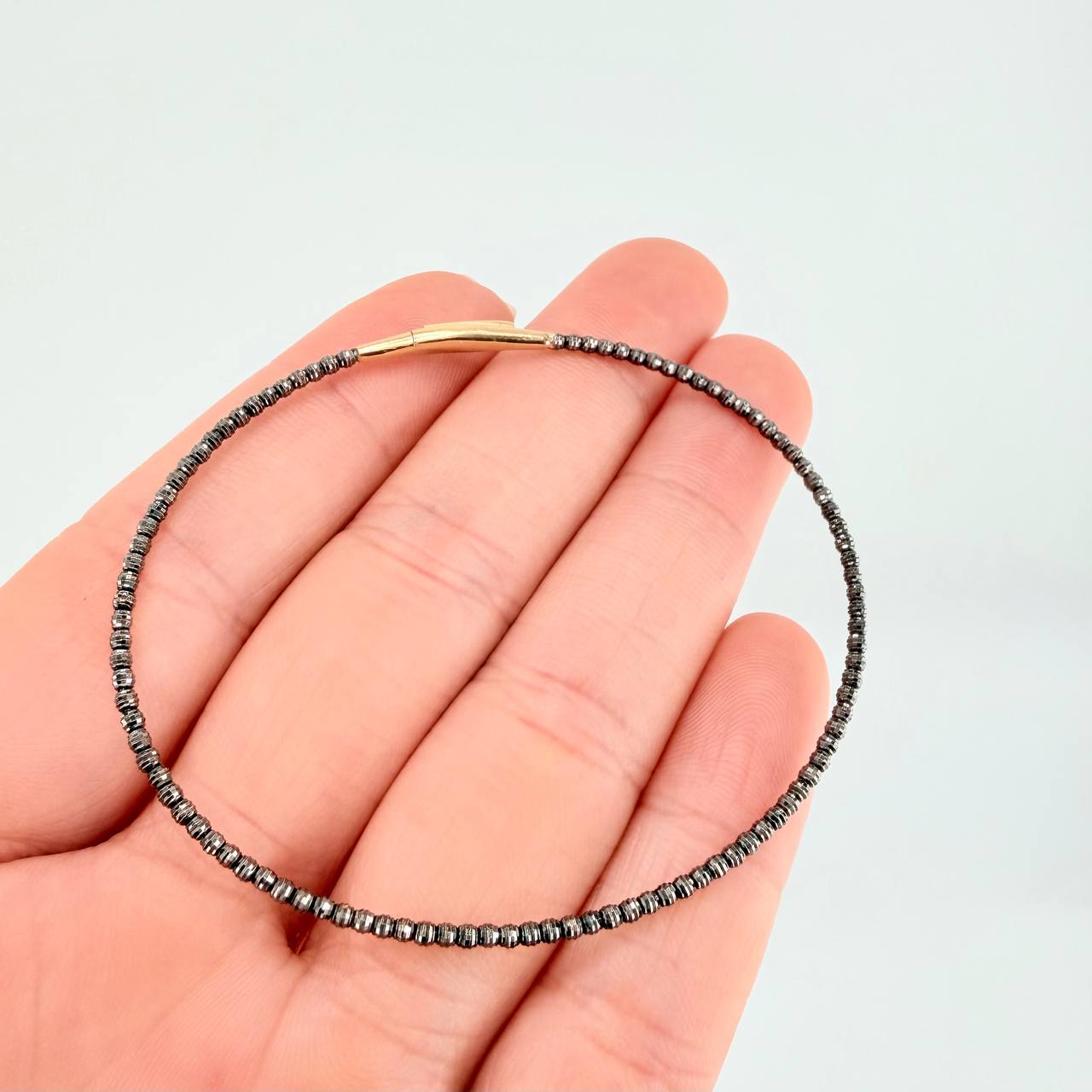 Diamond Cut Bracelet Hoop 2.75g / 7 in / 1.7mm Two-Tone Black Yellow 18K Gold