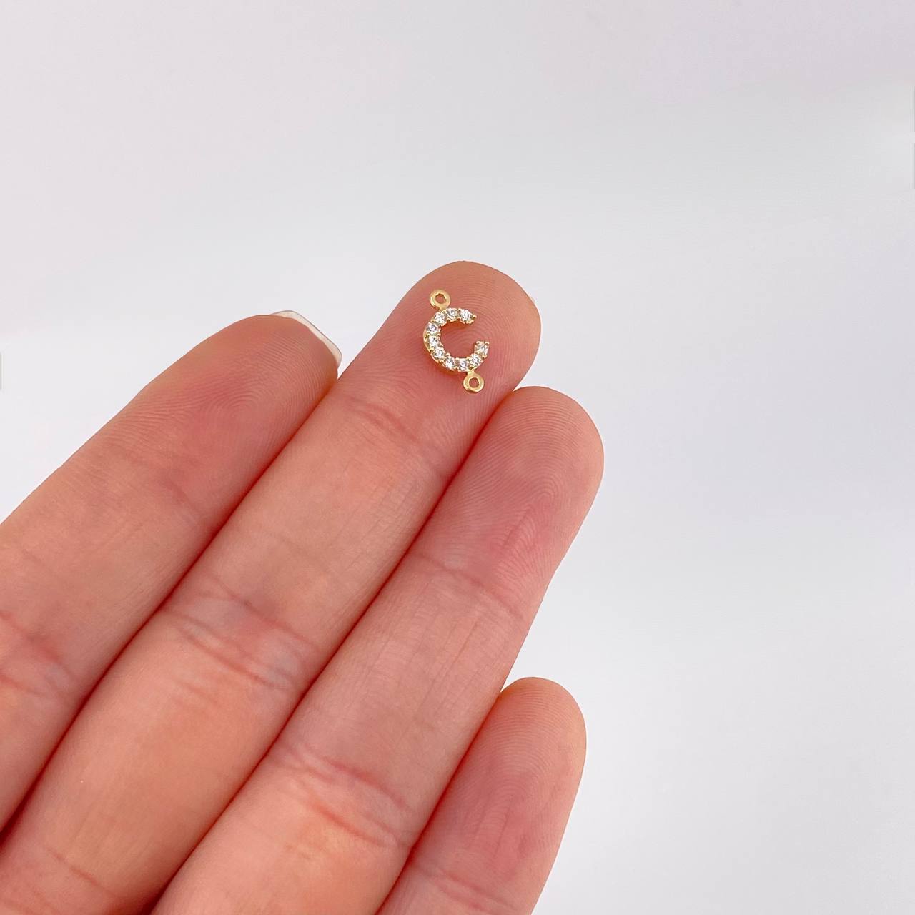 Charm Letter C Dense 0.4g / 1/2 in 18K Yellow Gold