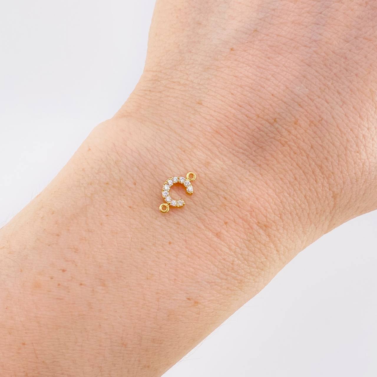 Charm Letter C Dense 0.4g / 1/2 in 18K Yellow Gold