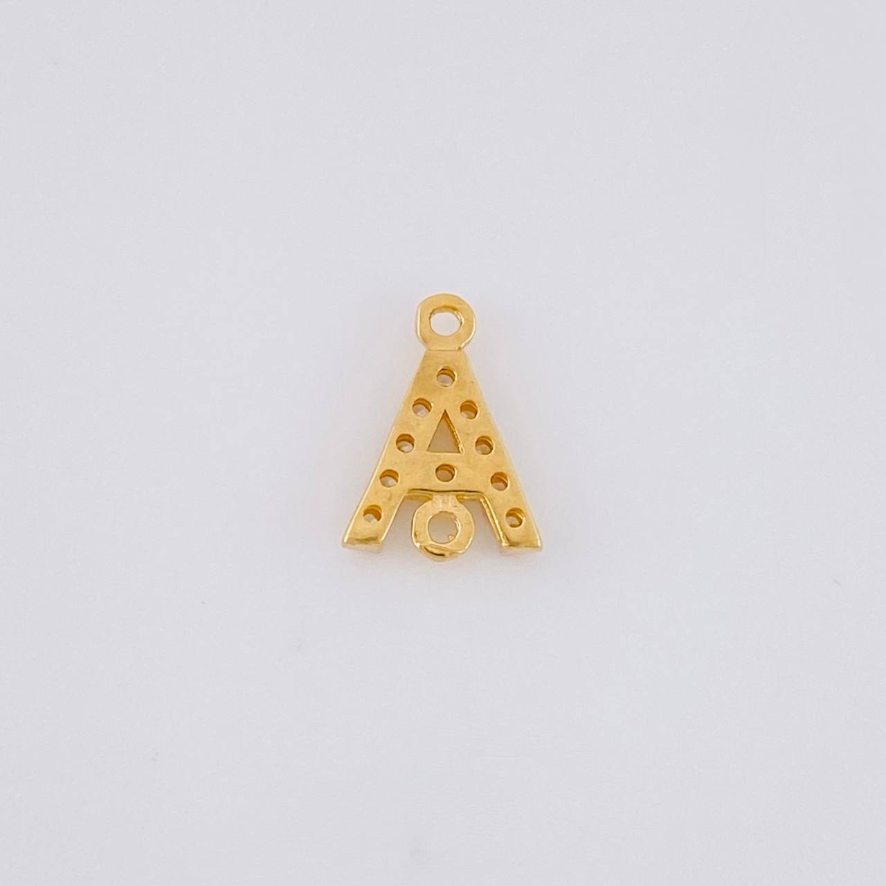 Charm Letter A Dense 0.45g / 1/4 in 18K Yellow Gold