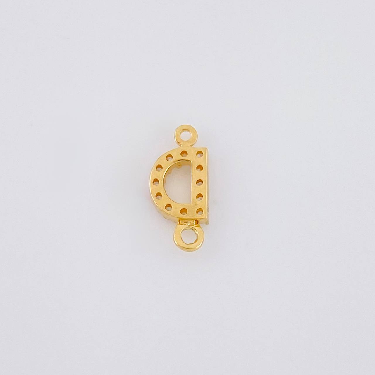 Charm Letter D Dense 0.45g / 1/2 in 18K Yellow Gold