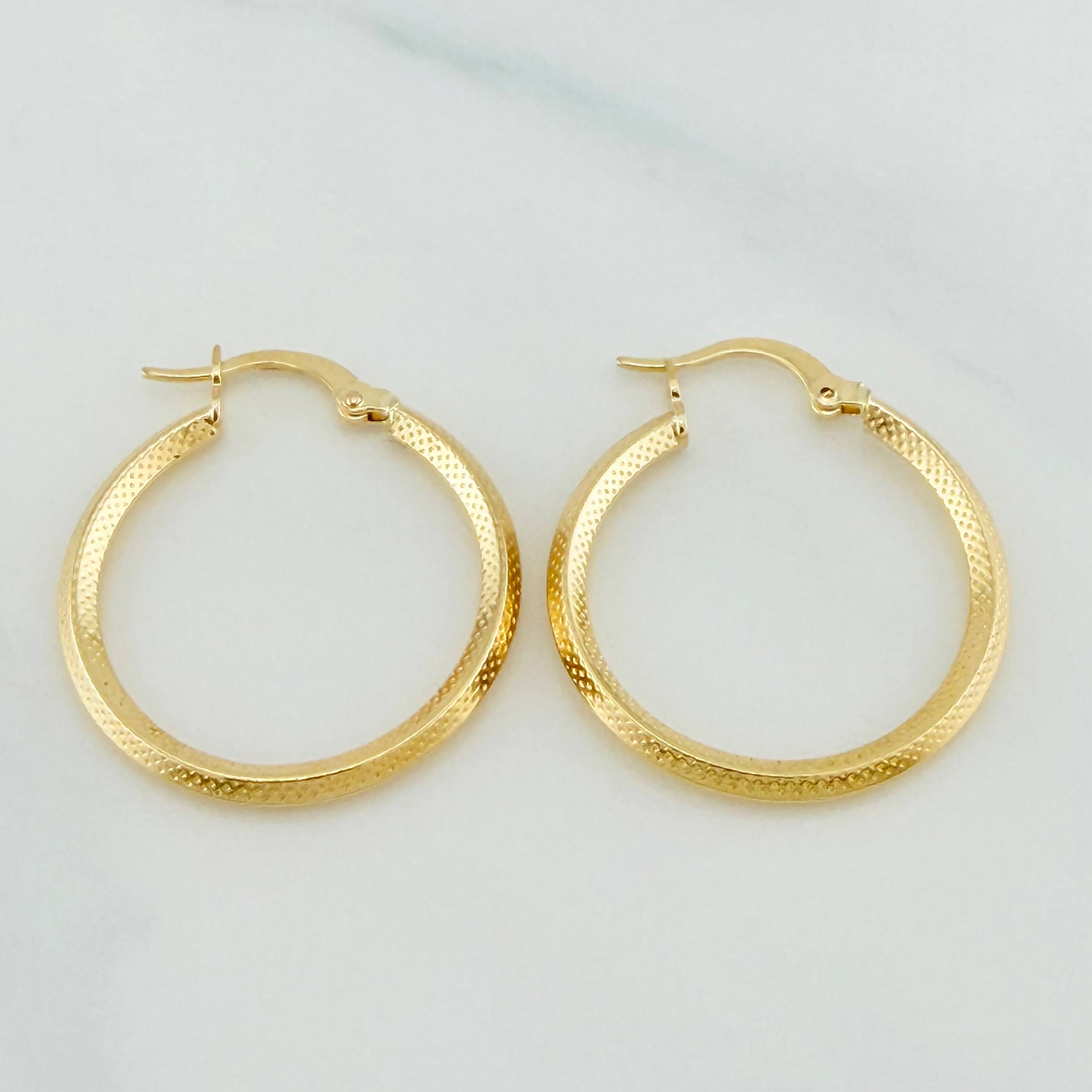Candongas Clau 1.7 g / 1 in Oro Amarillo 18K