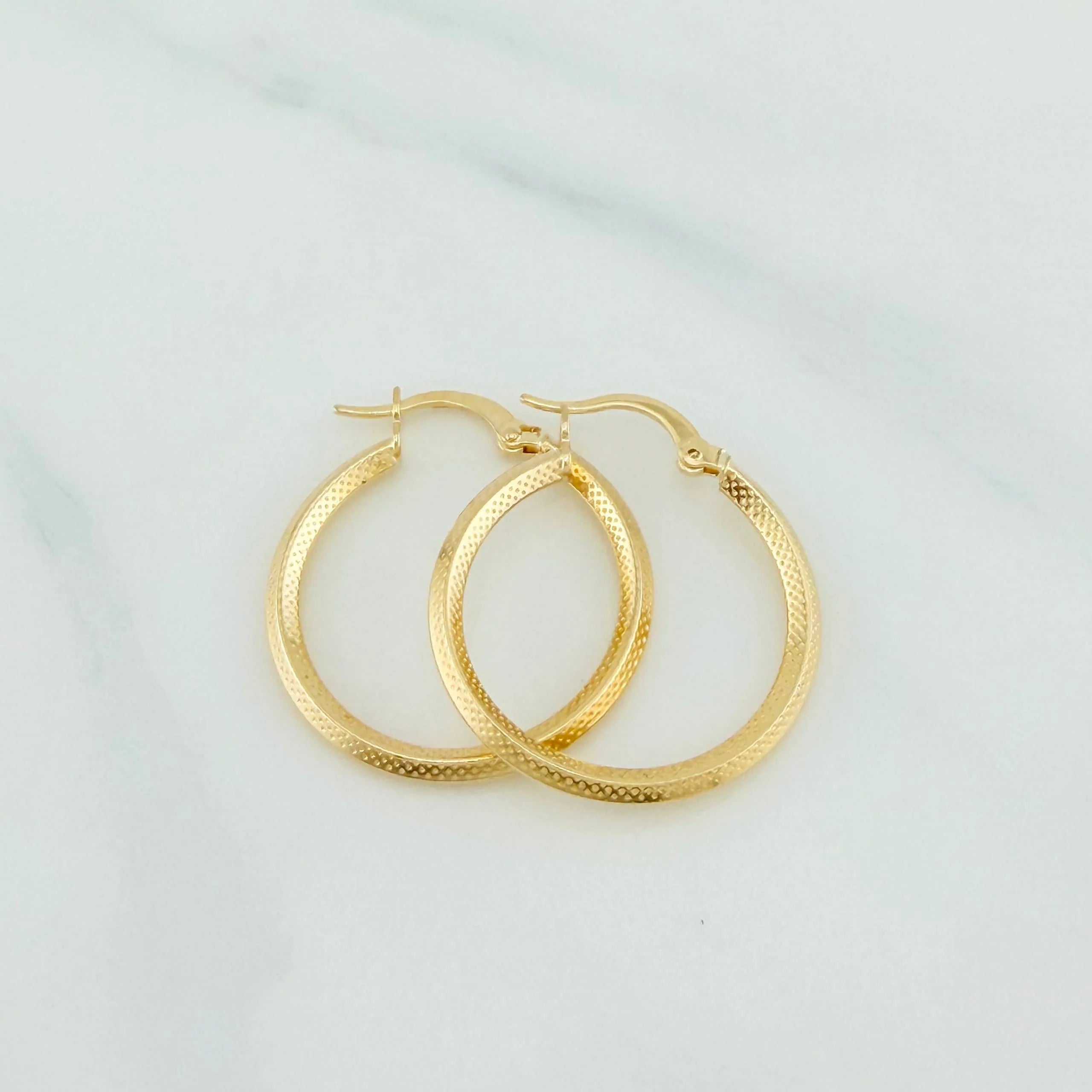 Candongas Clau 1.7 g / 1 in Oro Amarillo 18K