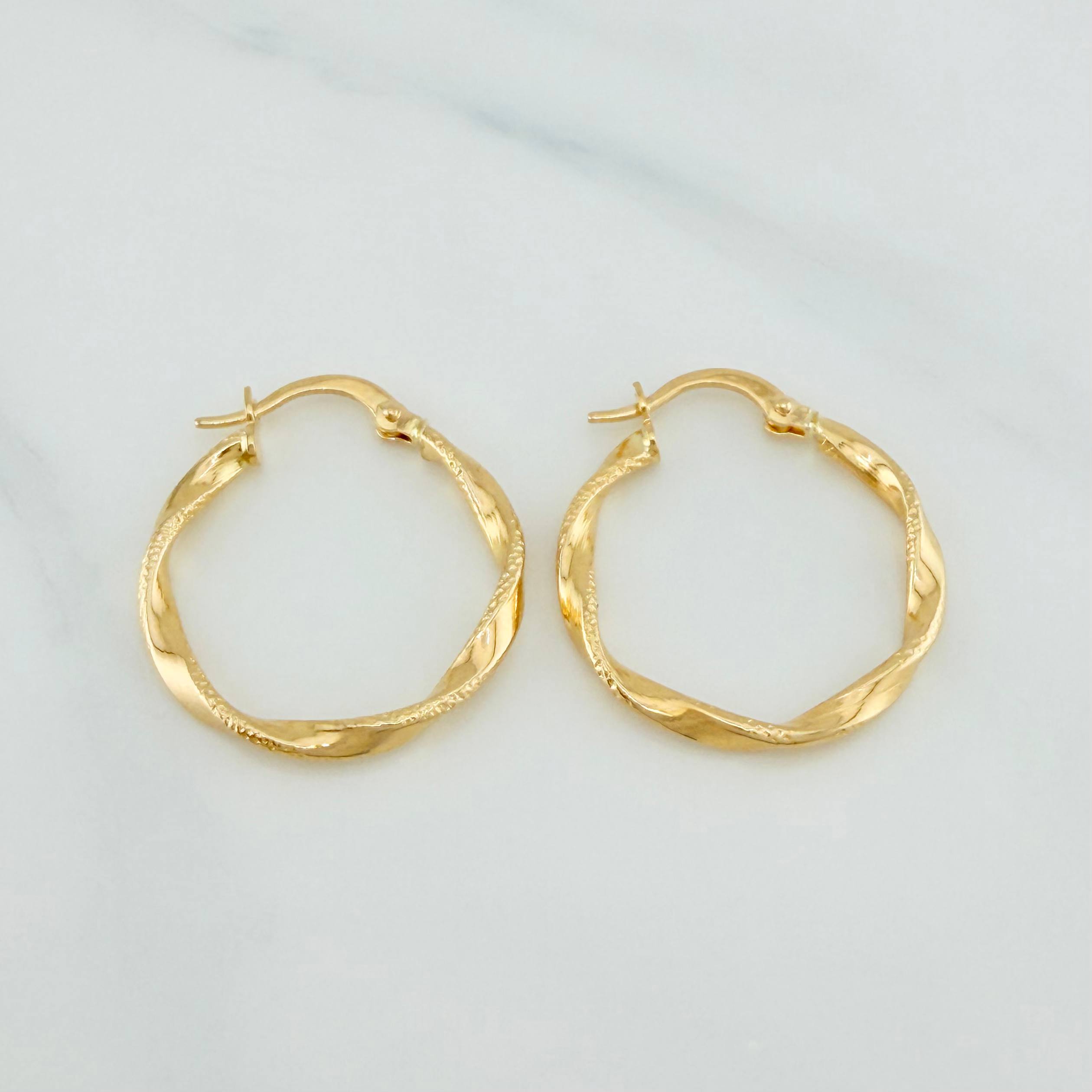 Candongas Asby 1.5 g / 1 in Oro Amarillo 18K
