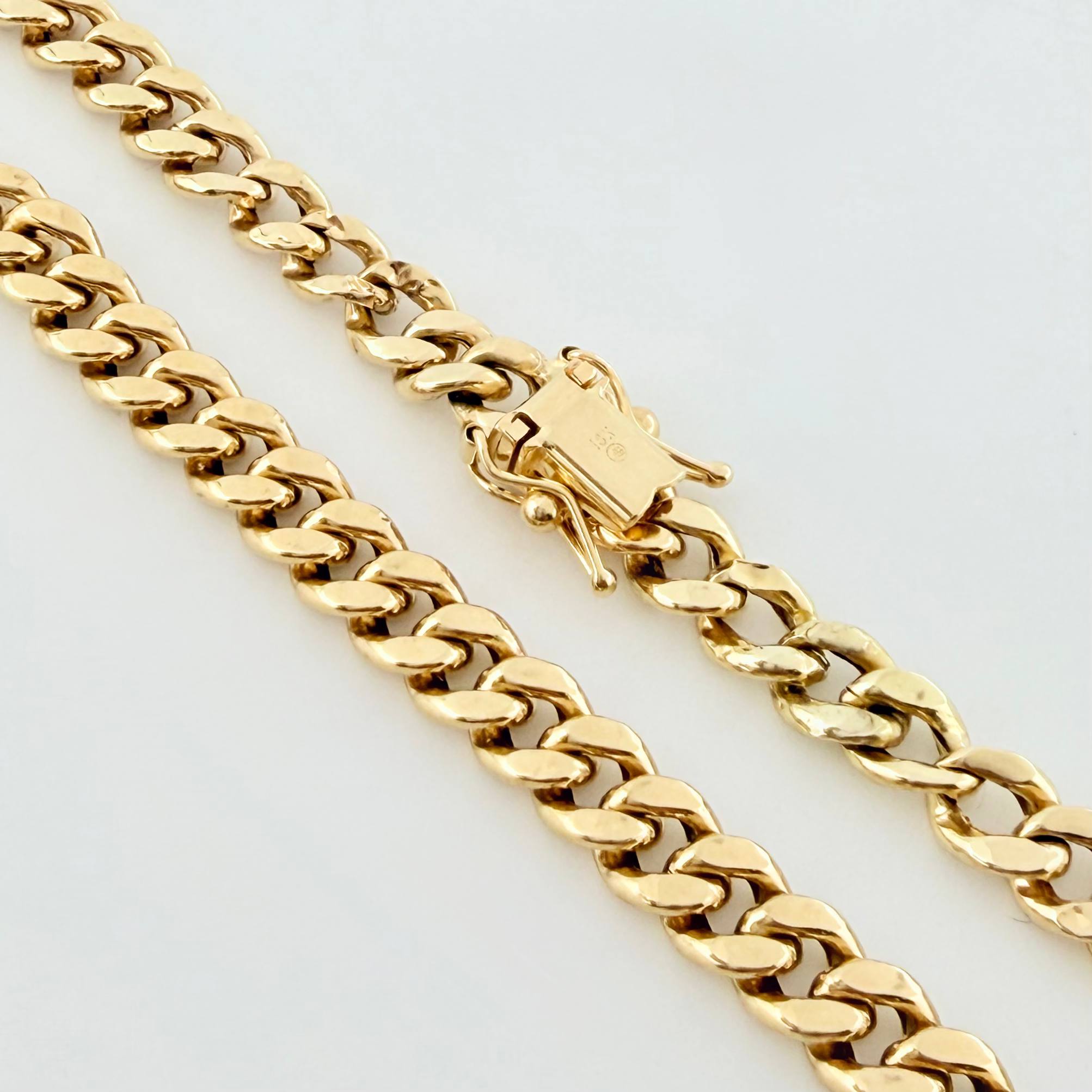 Cadena Cubana 13.25gr / 24 1/2 in / 6.1mm Oro Amarillo +1 18K *