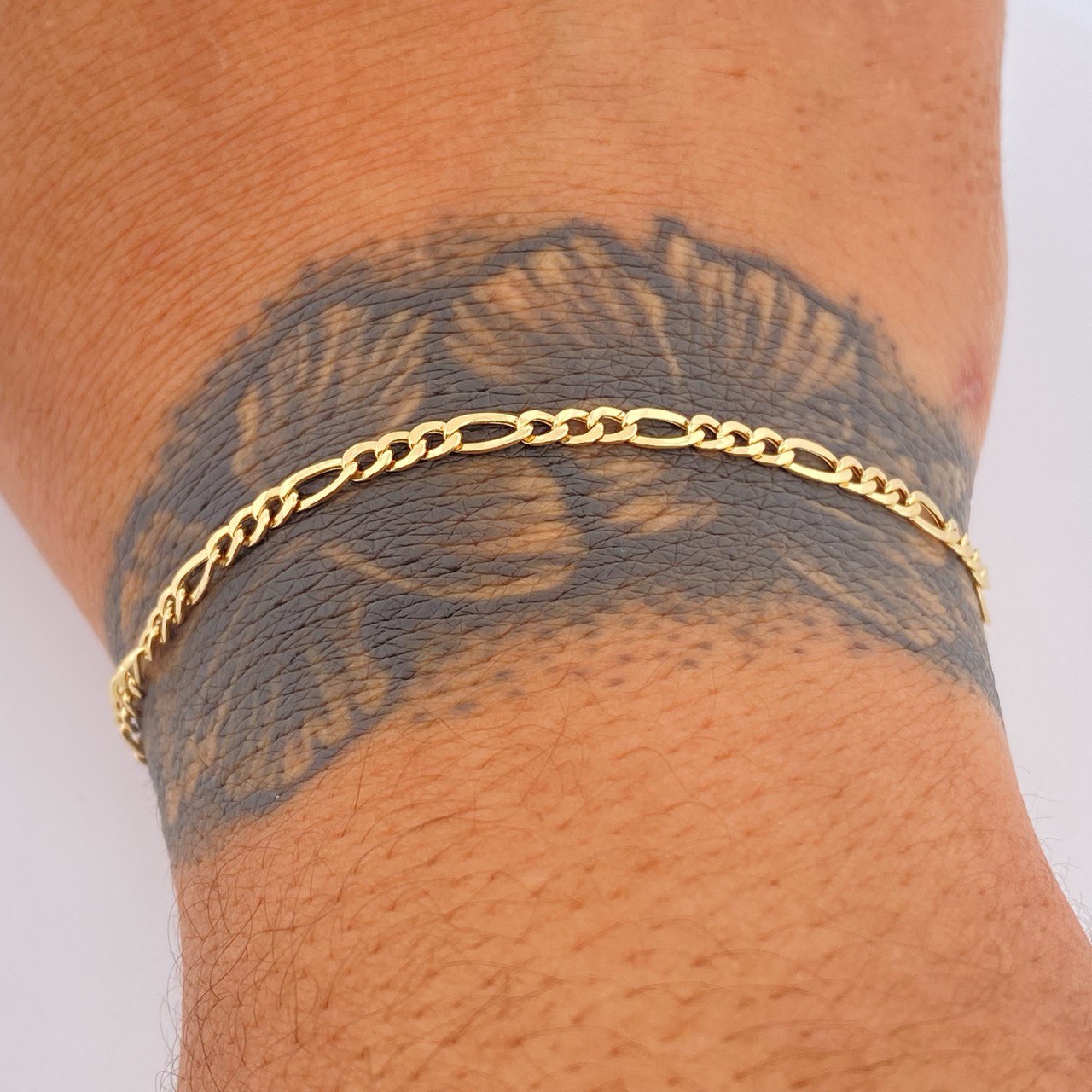 Figaro Bracelet 1gr / 7.8in / 18K Gold +1 &