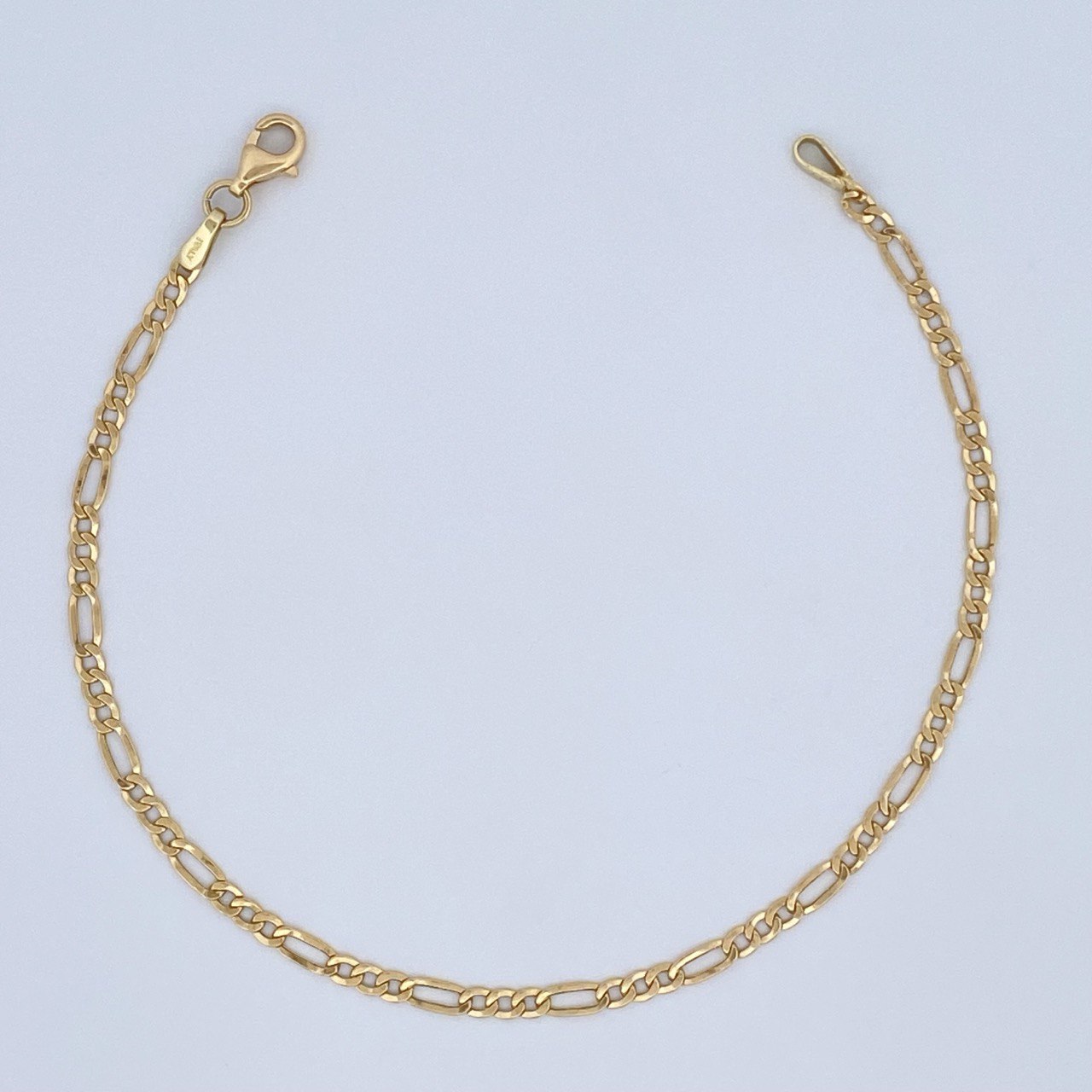 Figaro Bracelet 1.4gr / 7.6in / 18K Gold +1 &