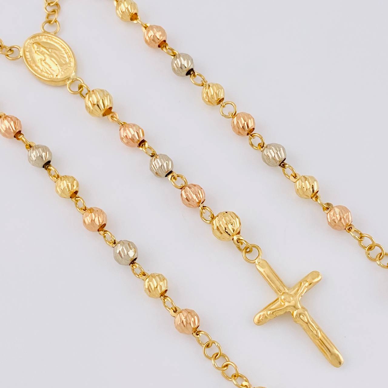 Rosario Virgen De La Milagrosa Diamantado 8.75g / 20 in / 4mm-5mm mm Tres Oros 18K