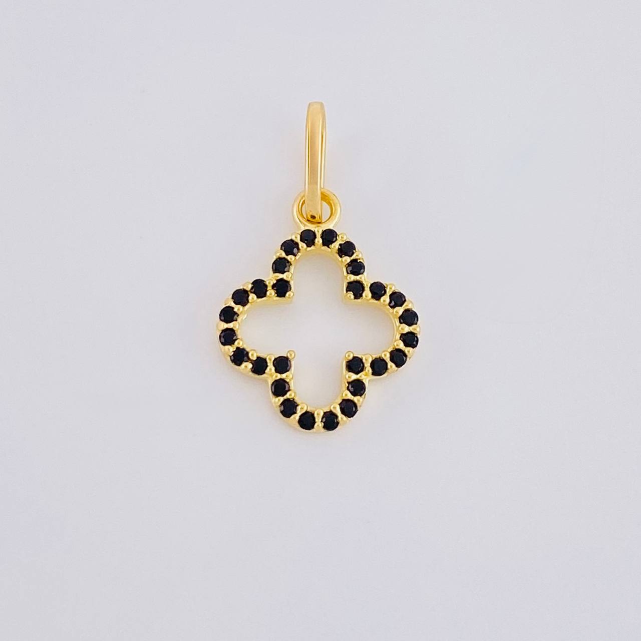 Dije Silueta Trebol 0.7 g / 3/4 in Oro Amarillo 18K