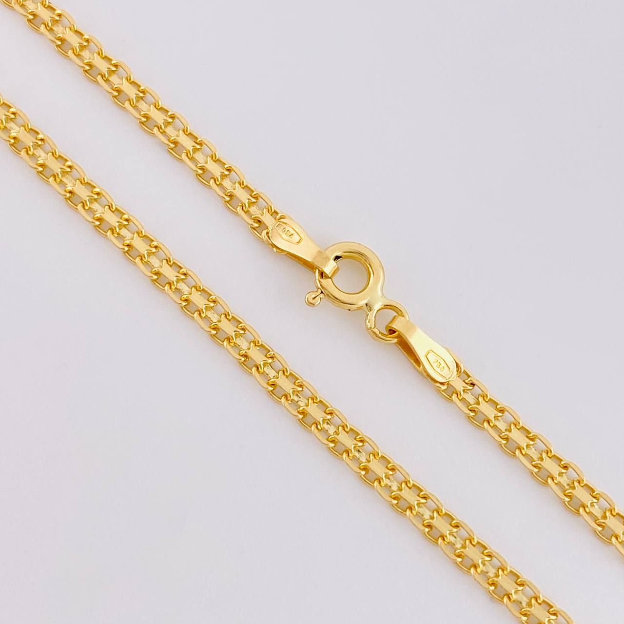 Bismark Chain 5.6 g / 17 3/4 in / 2.5 mm Yellow Gold 18K