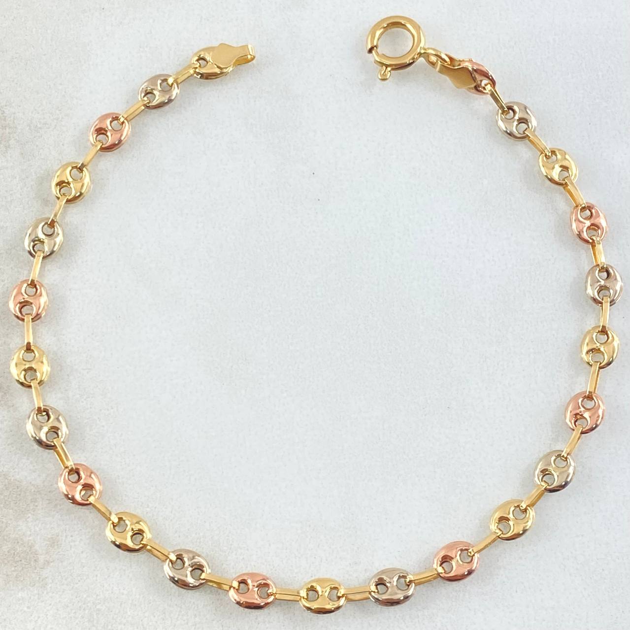 GC Bracelet 2.75gr / 7.5in / Three 18K Golds ©