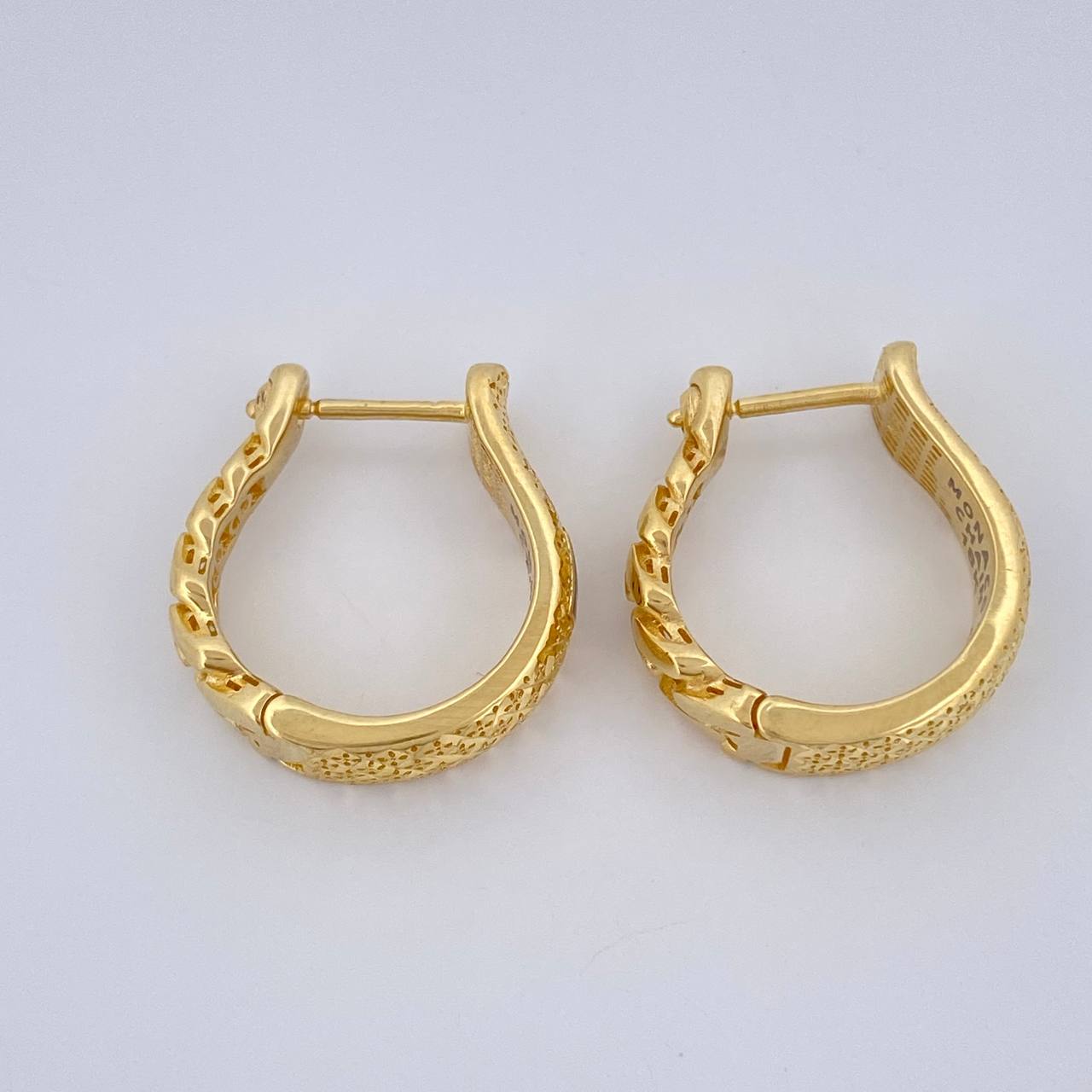 Cubana Infinity Hoop Earrings 6.05gr / 0.8in / 18K Gold +4$