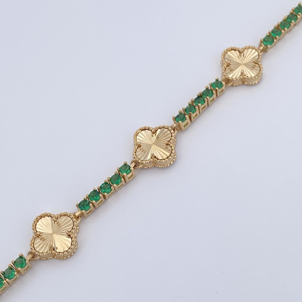 Tennis Bracelet Clover 14.85gr / 7.2in / 18K Gold $