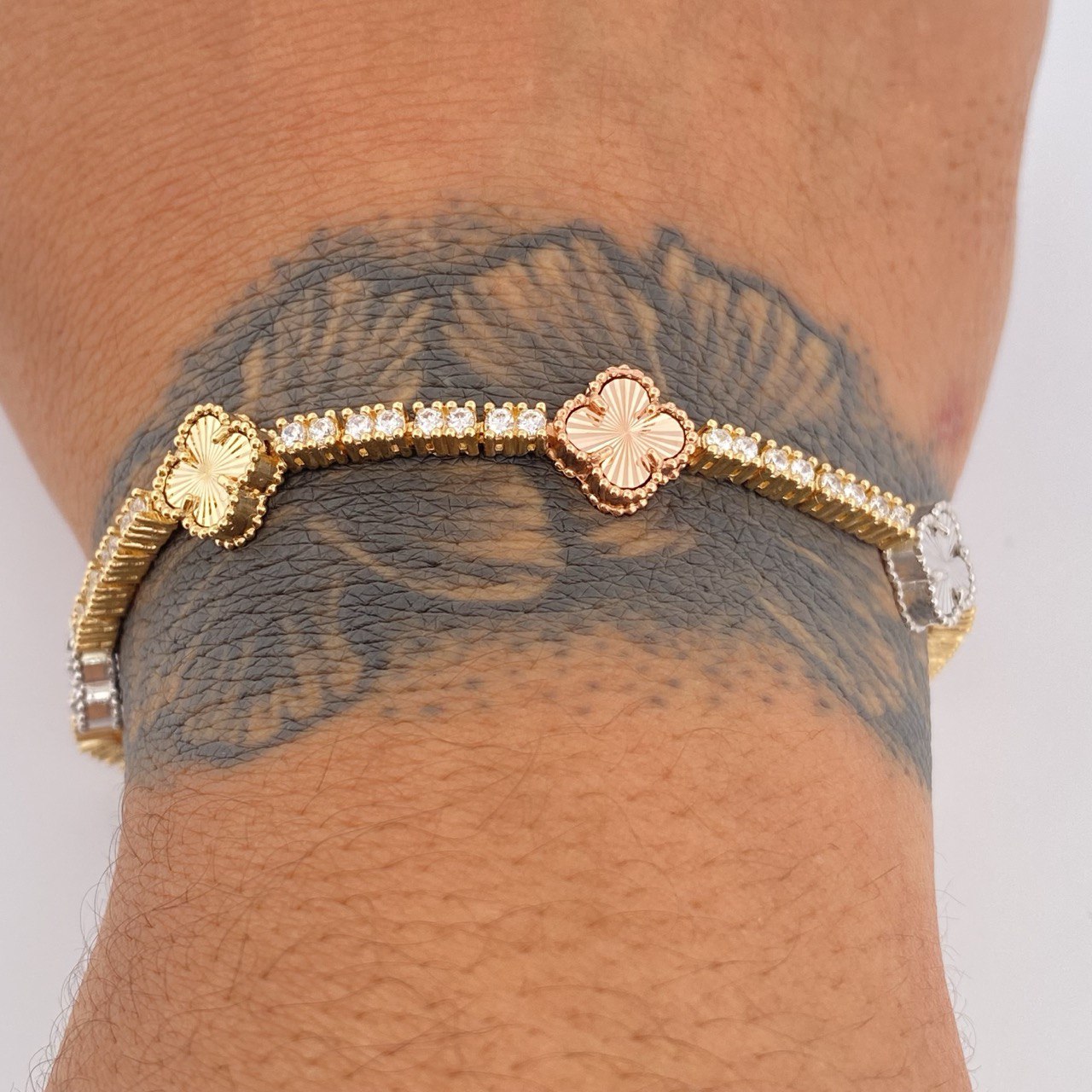 Tennis Bracelet Clover 14.75gr / 7.7in / Three Golds Nac.Esp. 18K $