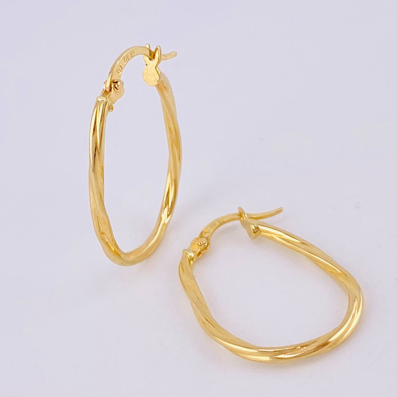 Hoop Earrings Nilo Oval 1.45g / 1 in / 18K Yellow Gold *