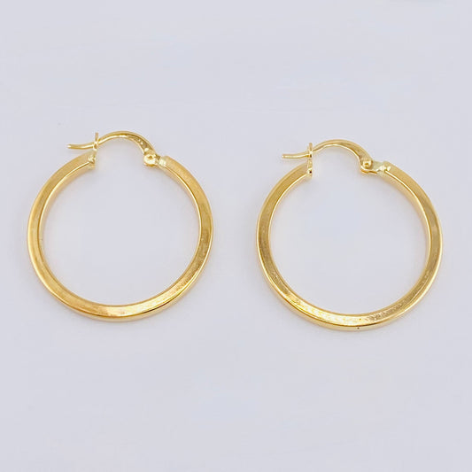 Miku Hoop Earrings 1.9gr / 1 1/4 in / 18K Yellow Gold