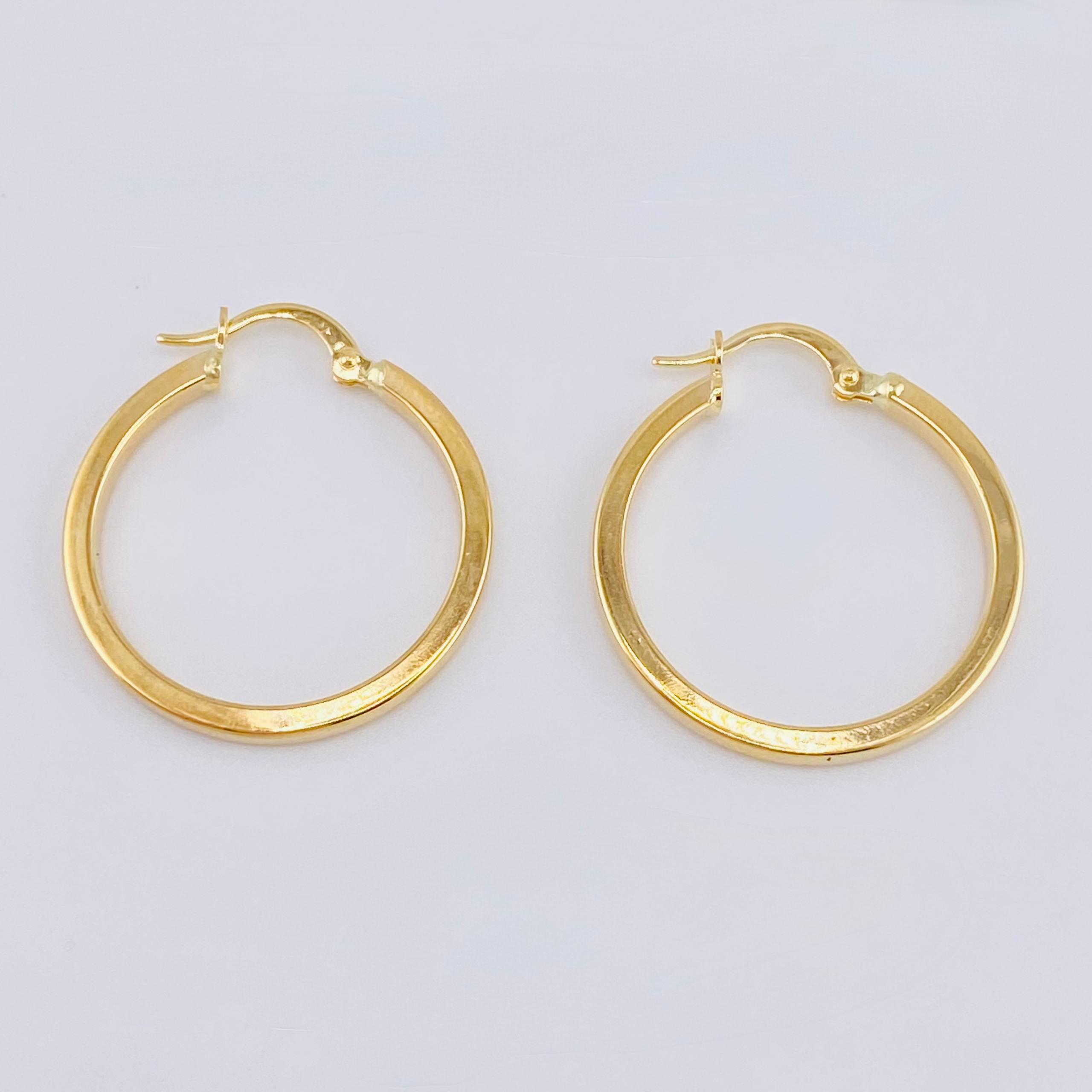 Miku Hoop Earrings 1.9gr / 1 in / 18K Yellow Gold ©