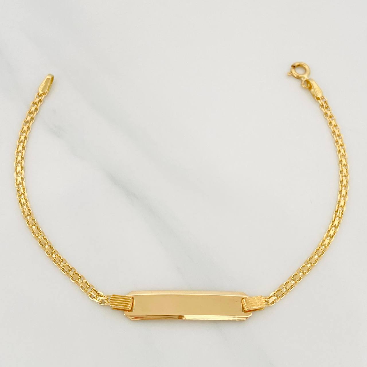 Pulso Placa Rectangular 3.1 g / 6 3/4 in / 2.23 mm Oro Amarillo 18K