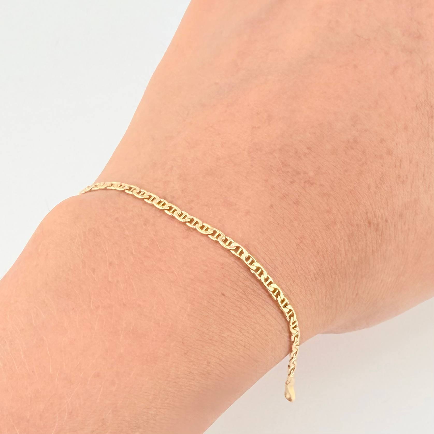Flat Mariner Bracelet 1.4g / 6 1/2 in / 2.2mm Yellow Gold 18K