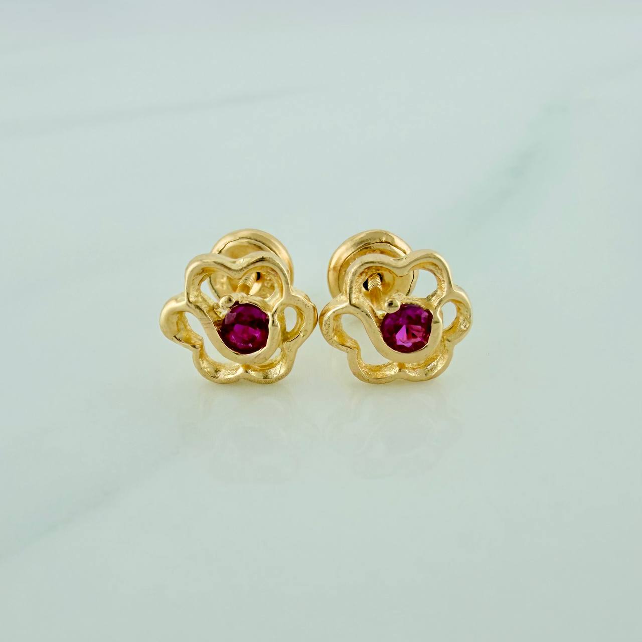 Topos Silueta Flor 1.2gr / 7.9mm Oro Amarillo 18K %