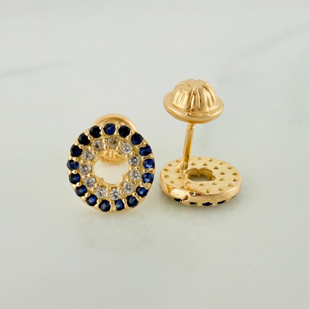 Topos Circulo Silueta Trebol 1.3gr / 7.6mm Oro Amarillo 18K %