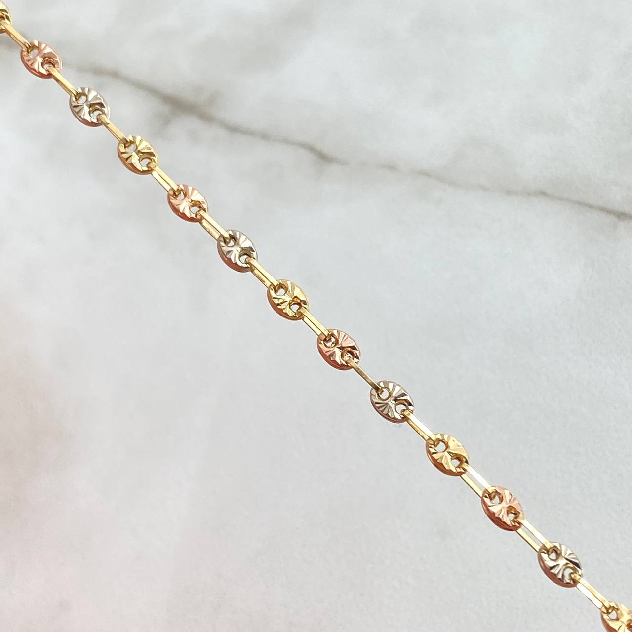 Cadena GC 7gr / 50cm / 3.4mm Diamantada Tres Oros 18K