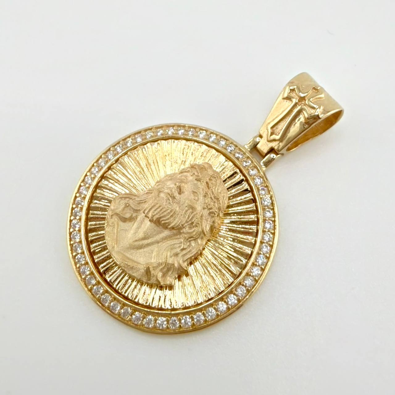 Face of Jesus Medal Pendant 5.3gr / 1 1/4 in / Yellow Gold 18K