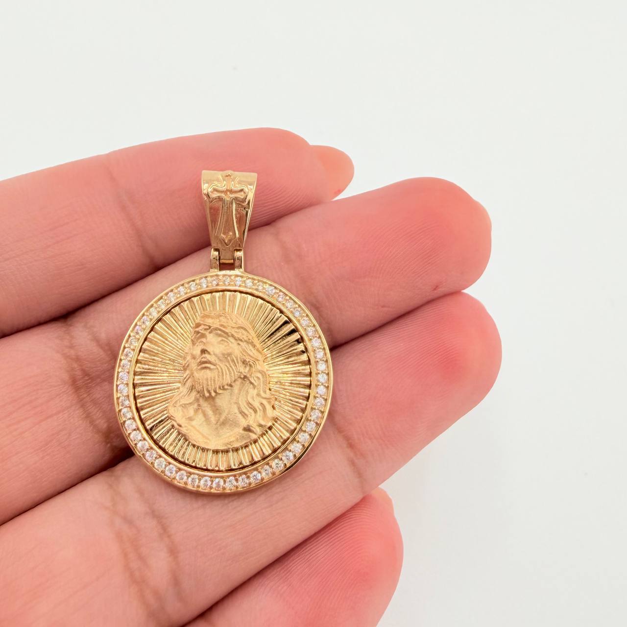 Face of Jesus Medal Pendant 5.3gr / 1 1/4 in / Yellow Gold 18K