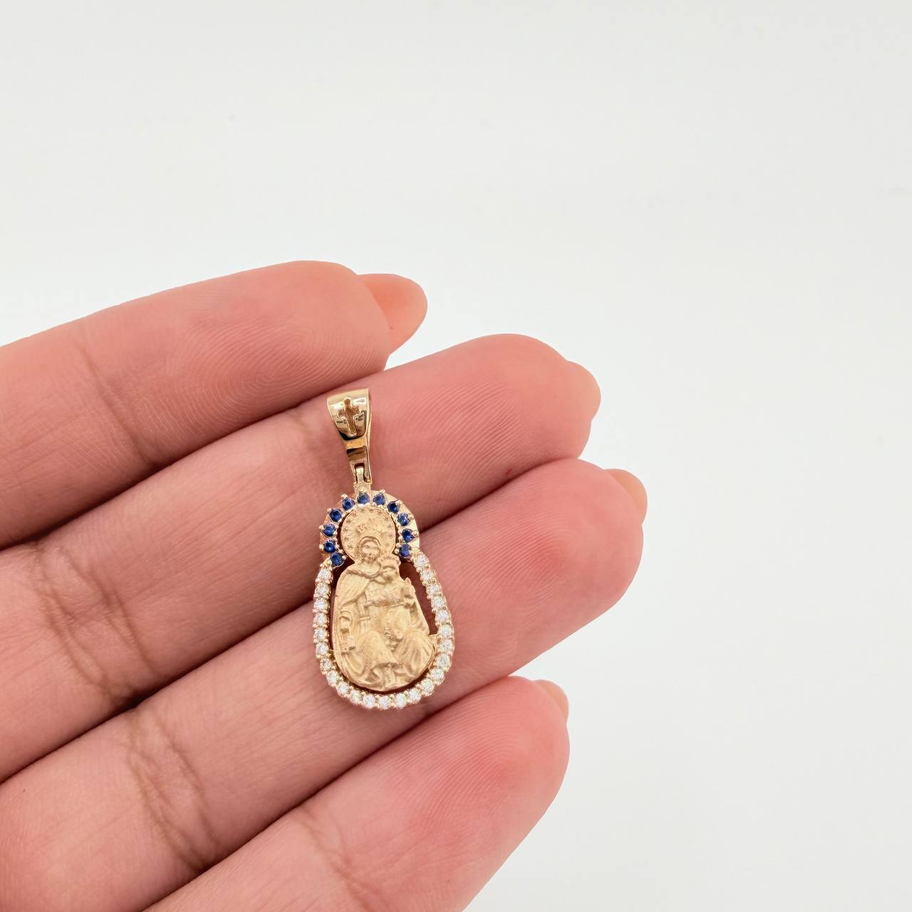 Virgin of Carmen Pendant 2.5gr / 1 in / Yellow Gold 18K