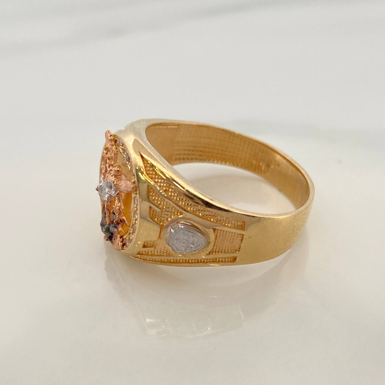 Anillo San Miguel Arcangel 5.15gr / T8 3/4 / Tres Oros 18K %
