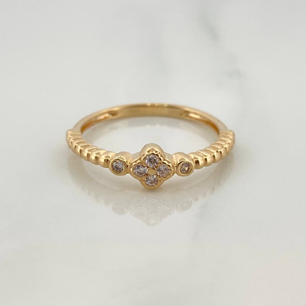 Anillo Trebol 2.05gr / T6 3/4 / Oro Amarillo 18K %