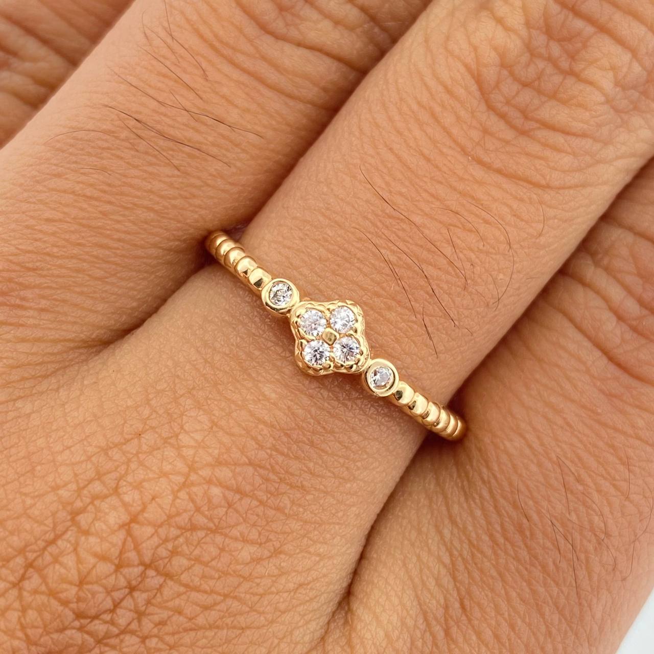 Anillo Trebol 2.05gr / T6 3/4 / Oro Amarillo 18K %