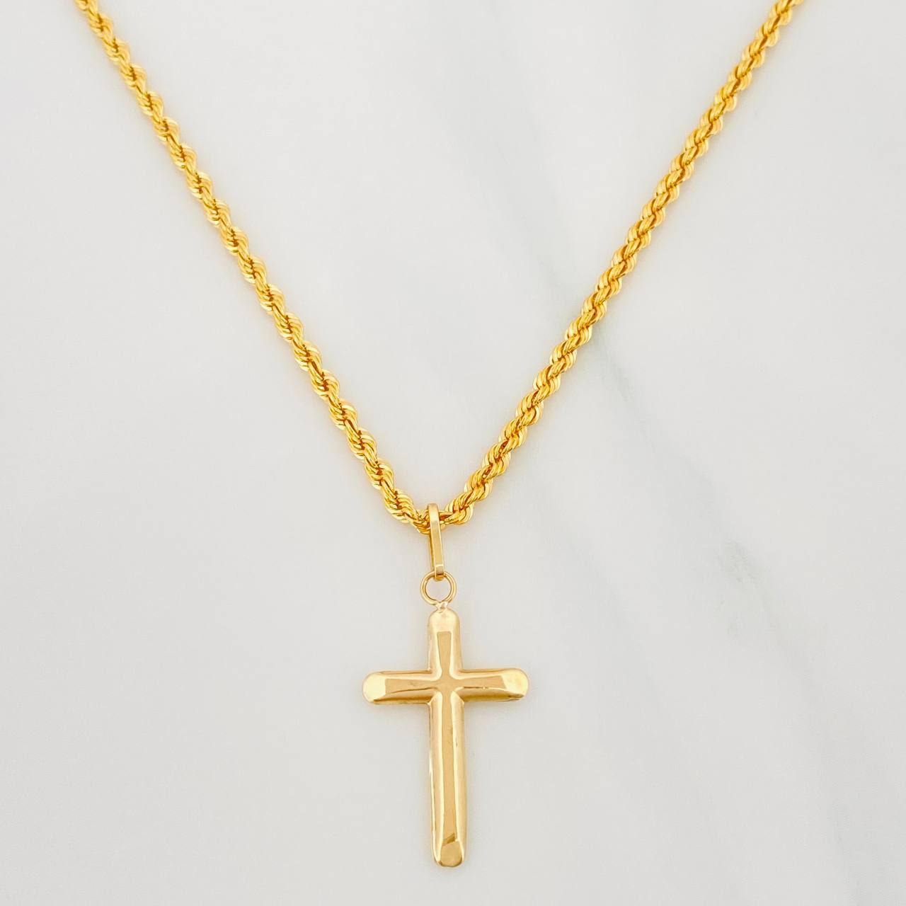 Set Cadena Lazo + Dije Cruz / 3.75 g / 23 1/2 in Oro Amarillo 18K