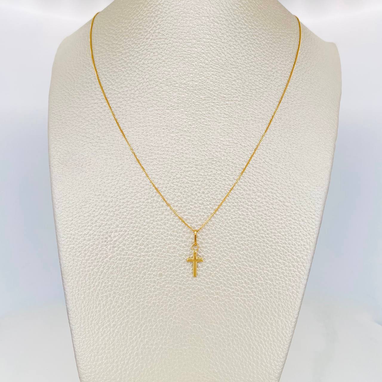 Set Cadena Veneciana + Dije Cruz / 1.6 g / 18 in Oro Amarillo 18K