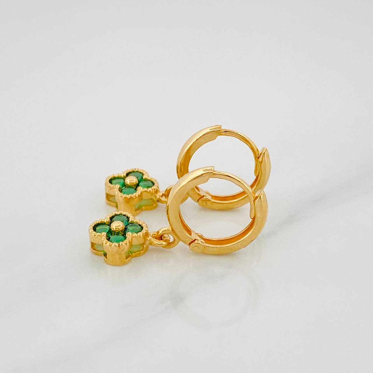 Candongas Trebol 3.35 g / 3/4 in Oro Amarillo 18K