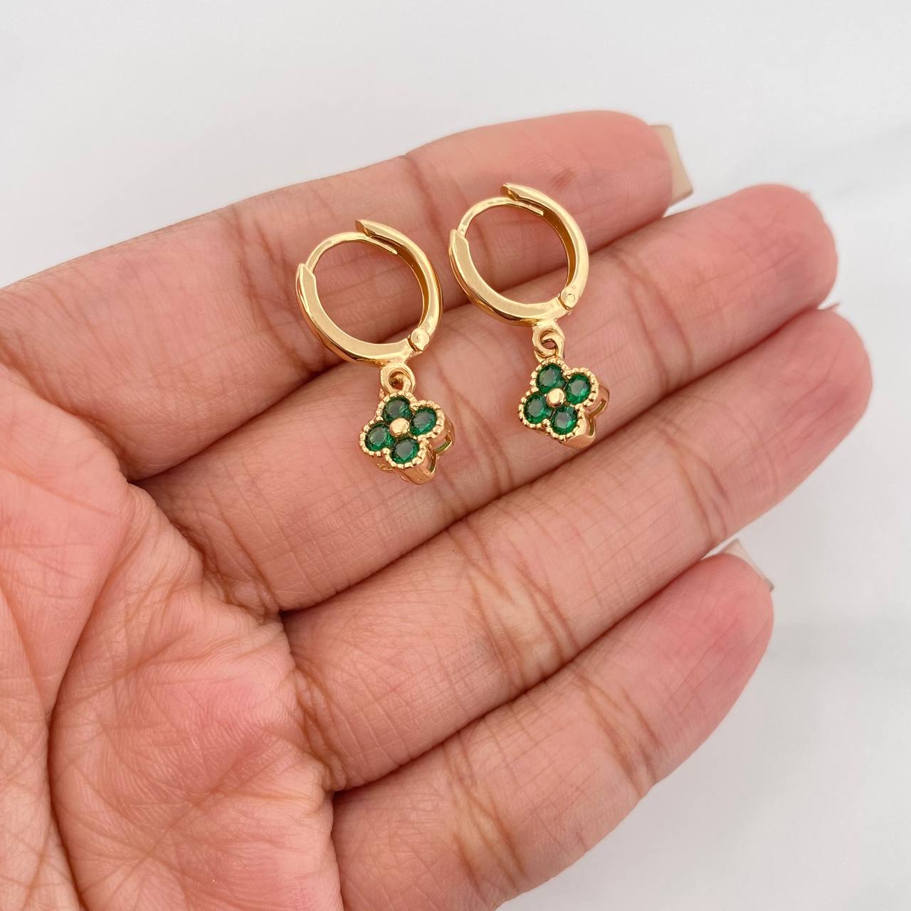 Candongas Trebol 3.35 g / 3/4 in Oro Amarillo 18K