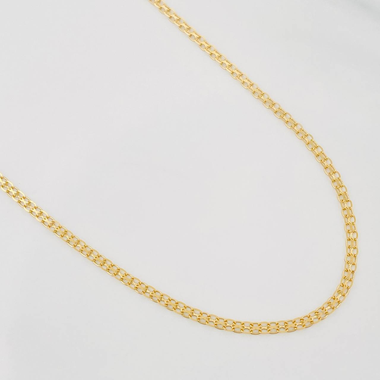 Cadena China 2.45 g / 23 1/2 in / 1.8 mm Oro Amarillo 18K