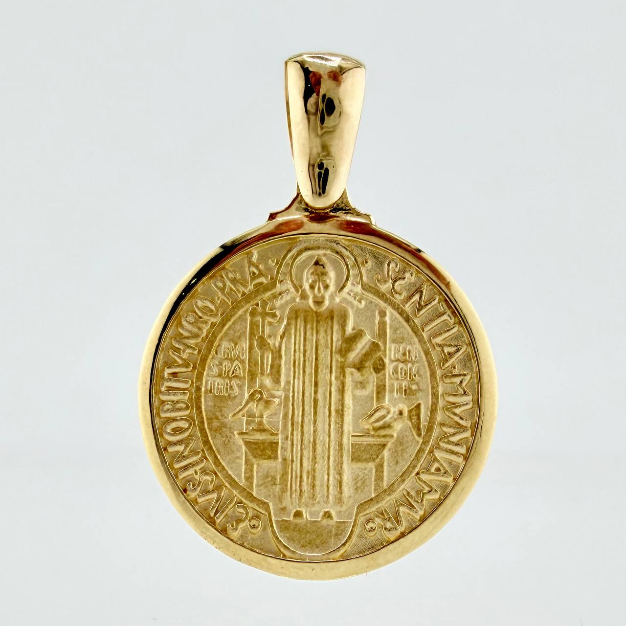 Saint Benedict Pendant 4.8gr / 1 1/4 in / Yellow Gold 18K