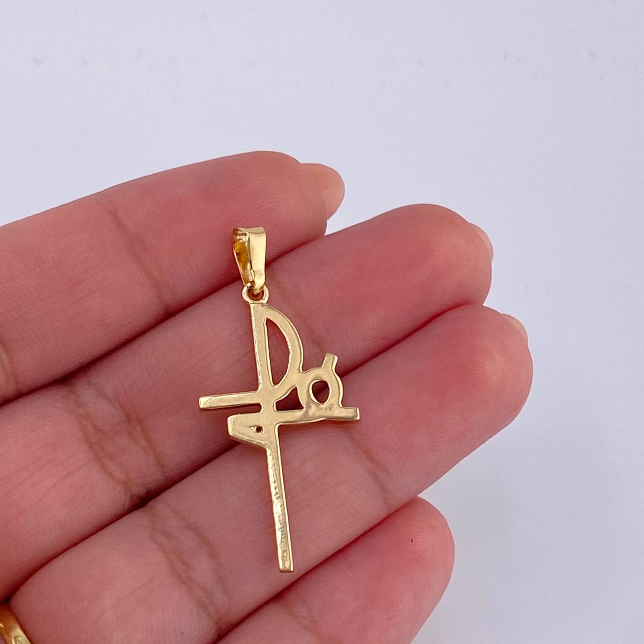 Faith Pendant 1.3gr / 1 1/2 in / Yellow Gold 18K