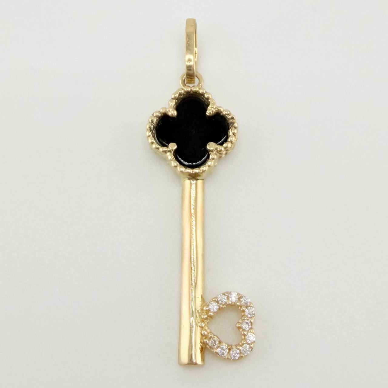 Dije Llave Trebol Negro 2.4gr / 1 1/2 in / Oro Amarillo Nac.Esp. 18K