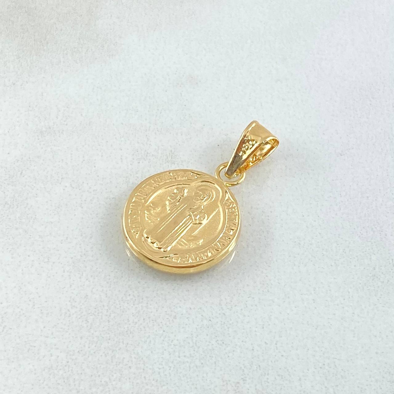 Dije San Benito 0.85gr / 2.2cm / Troquelado Oro Amarillo 18K