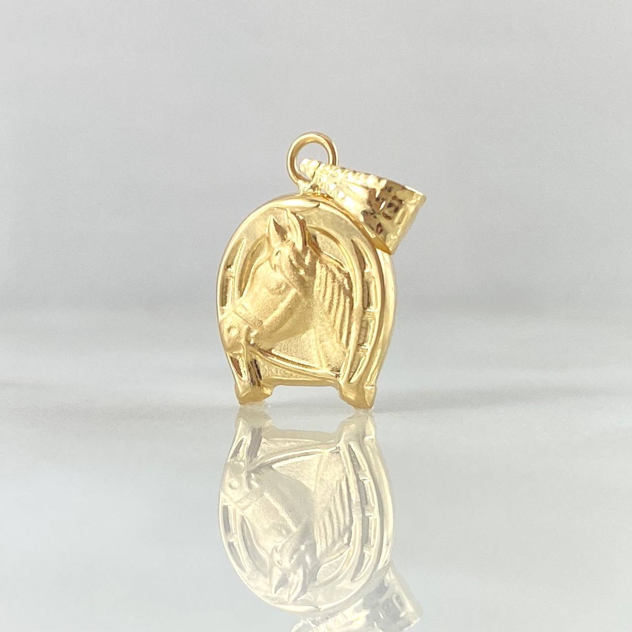 Pendant Horseshoe Horse 1.05gr / 2.5cm / 18K Gold
