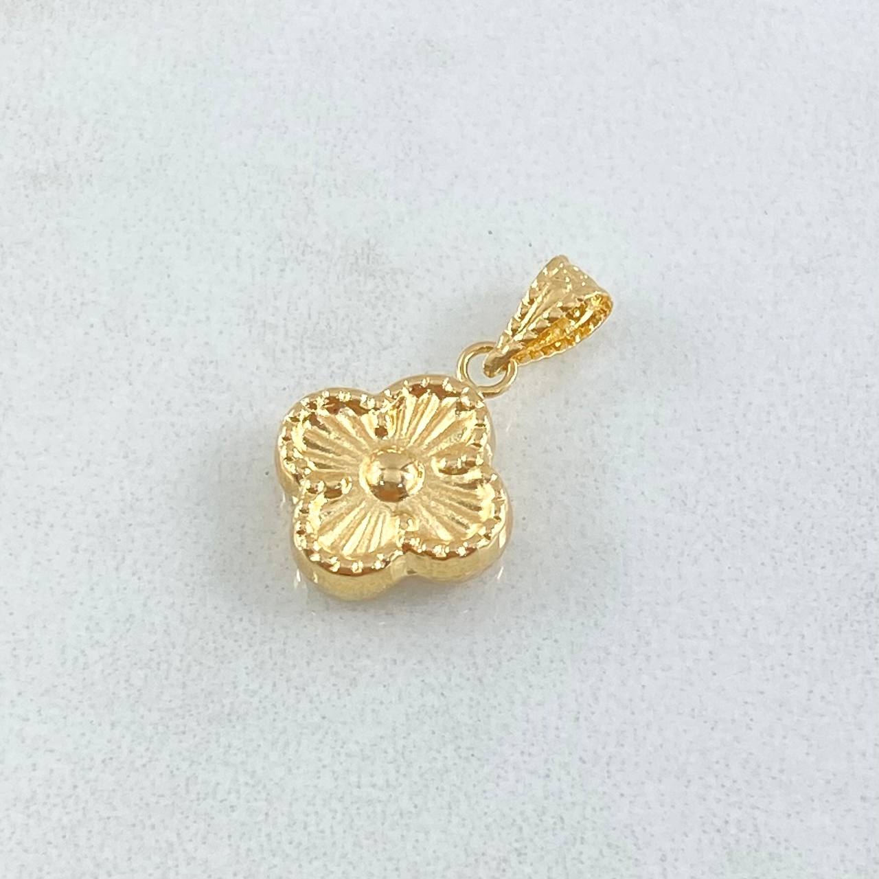 Dije Flor Trebol Diamantado 0.45 g / 1/2 in Oro Amarillo 18K