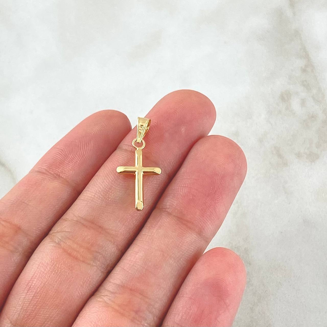 Dije Cruz 0.4gr / 2.2cm / Puntas Planas Oro Amarillo 18K ©