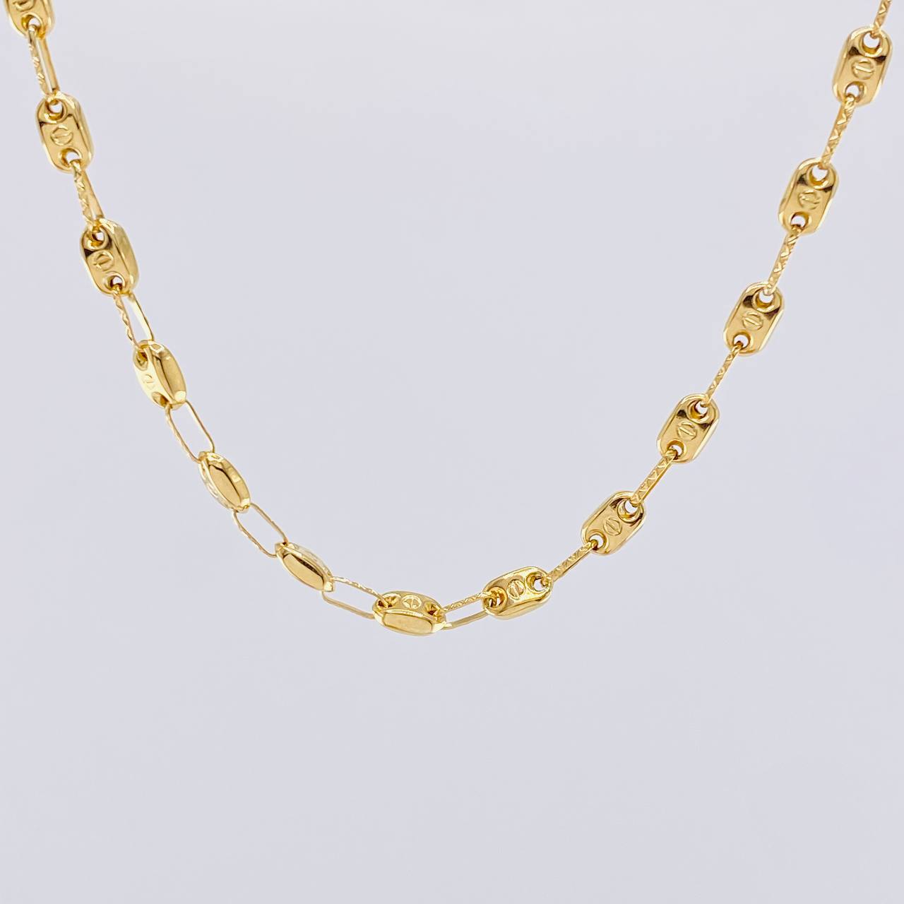 Cadena Rustica Tornillo Diamantado 8.6 g / 24 1/2 in / 3.5 mm Oro Amarillo 18K
