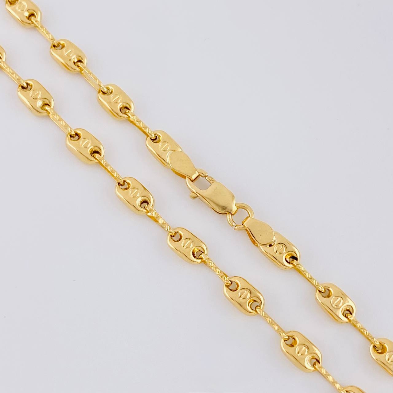Cadena Rustica Tornillo Diamantado 8.6 g / 24 1/2 in / 3.5 mm Oro Amarillo 18K