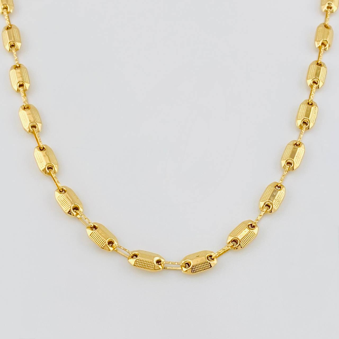 Cadena Rustica Adije 10.35 g / 24 1/4 in / 4.3 mm Oro Amarillo 18K