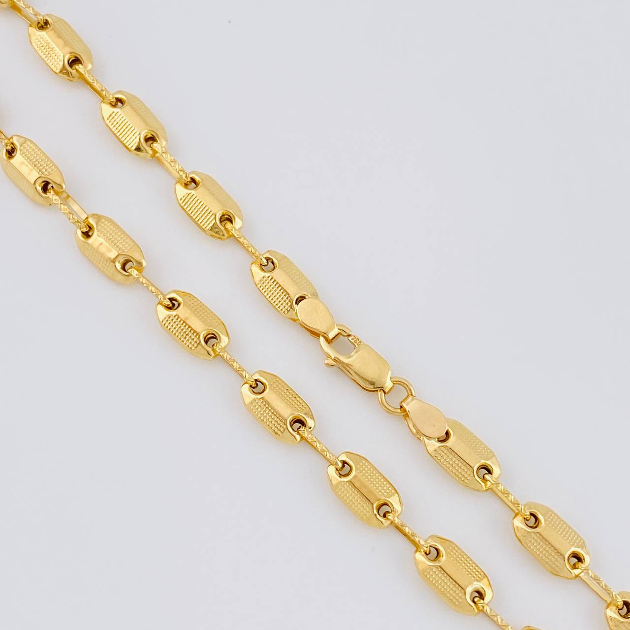 Cadena Rustica Adije 10.35 g / 24 1/4 in / 4.3 mm Oro Amarillo 18K